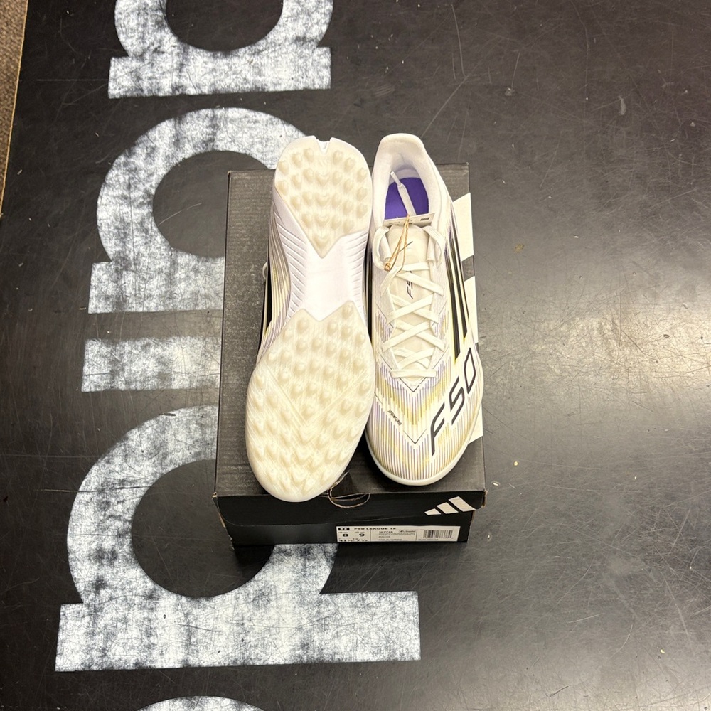 F50 League TF Size 8 Men’s 9 Women’s